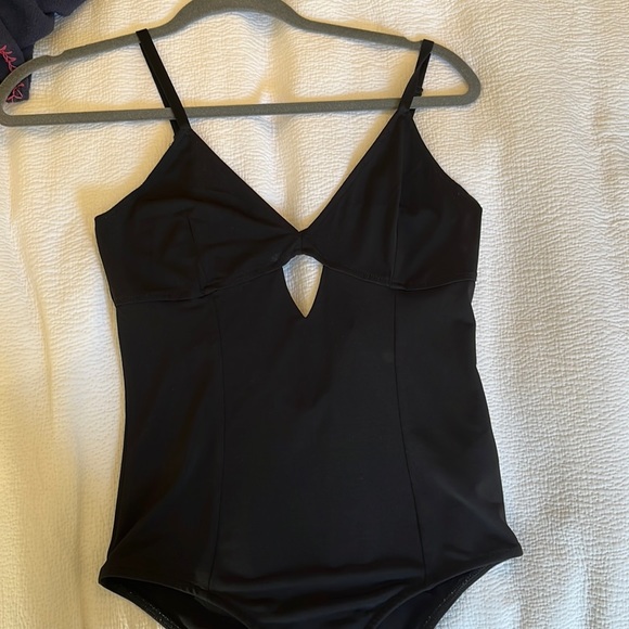 Zara black bodysuit with cut out - Picture 1 of 2